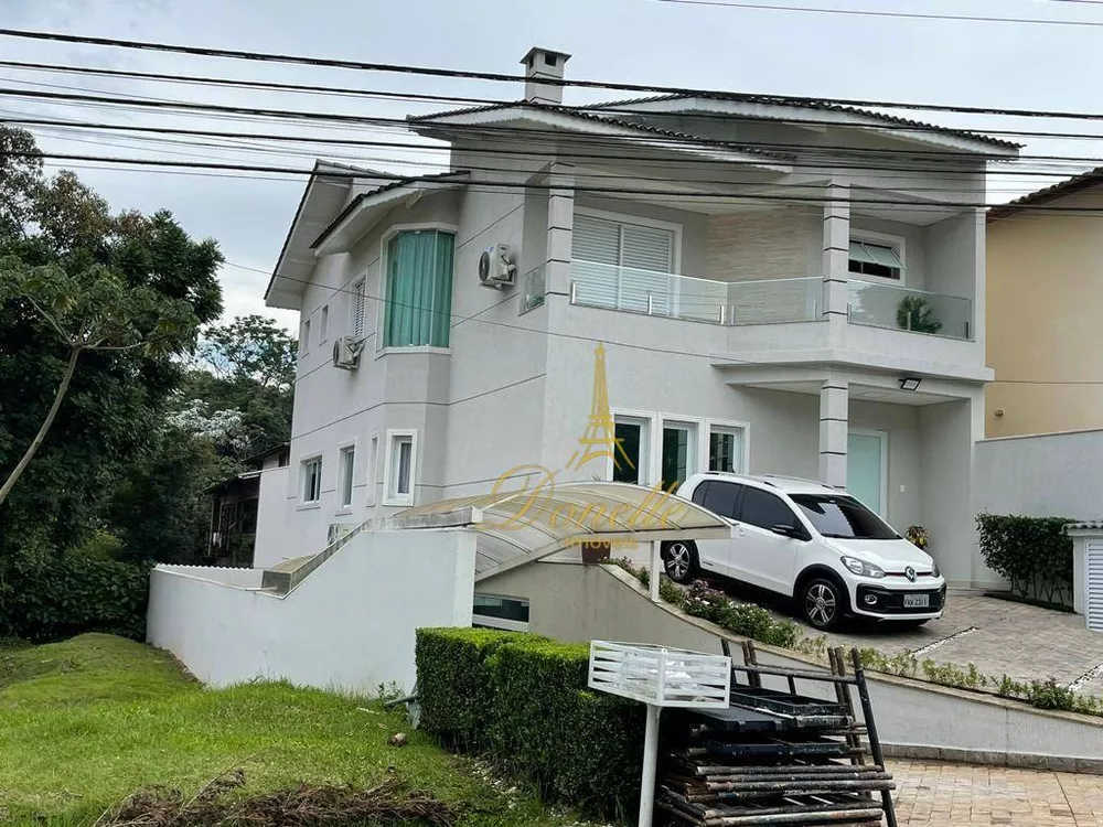 Sobrado à venda com 3 quartos, 300m² - Foto 1