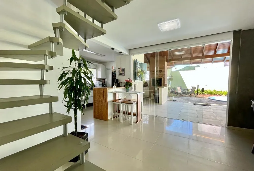 Casa, 3 quartos, 214 m² - Foto 3