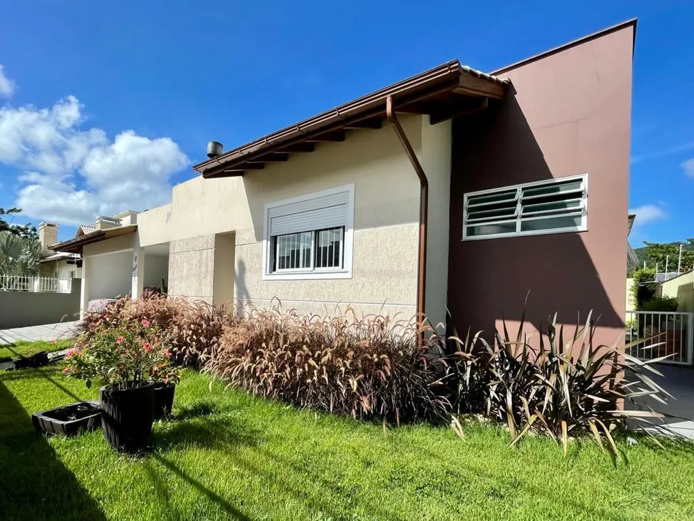 Casa, 3 quartos, 214 m² - Foto 1
