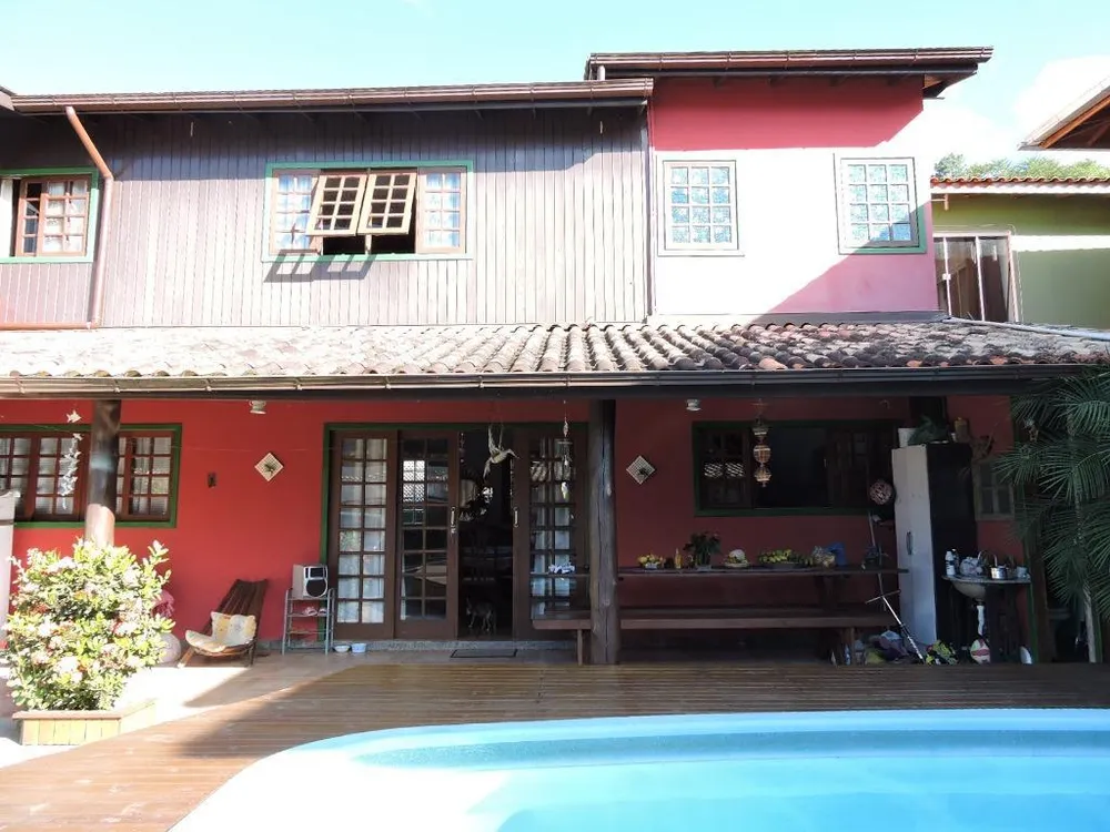 Casa, 3 quartos, 240 m² - Foto 1