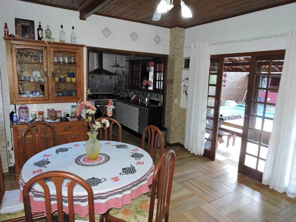 Casa, 3 quartos, 240 m² - Foto 3