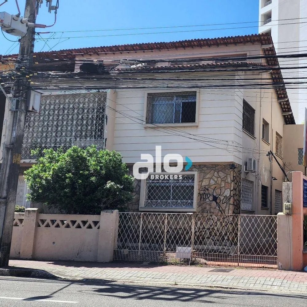 Casa, 6 quartos, 276 m² - Foto 1