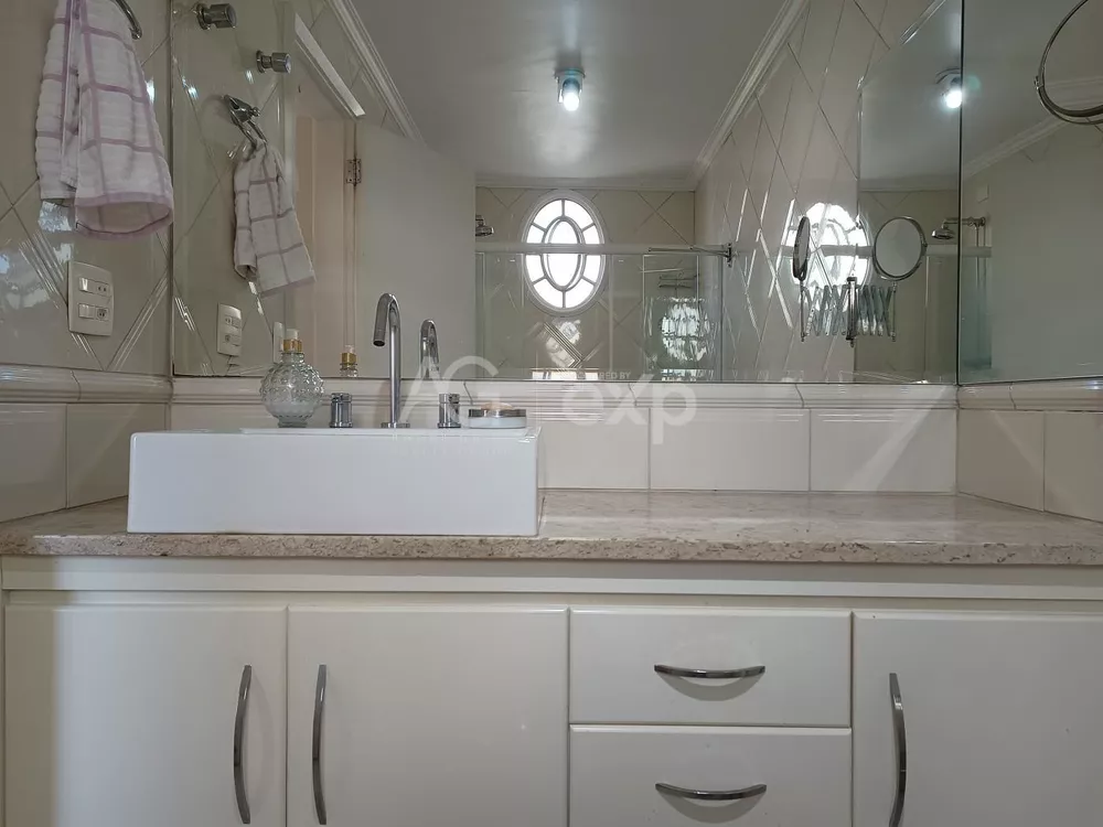 Apartamento, 3 quartos, 130 m² - Foto 1
