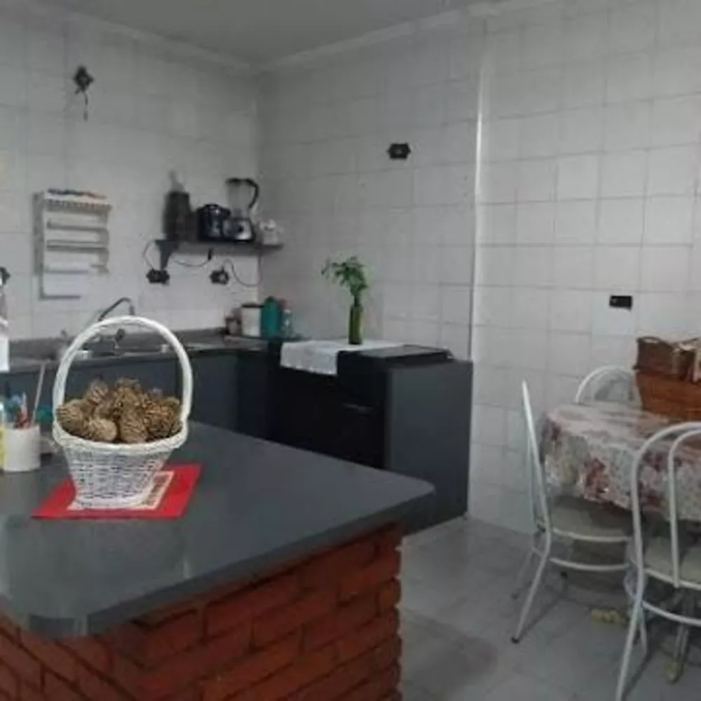 Casa, 3 quartos, 242 m² - Foto 2