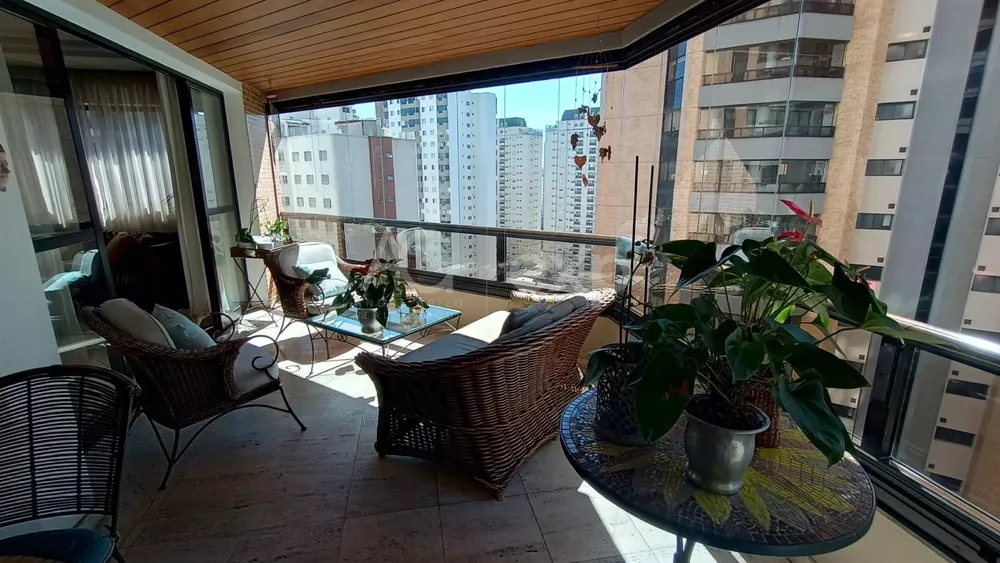 Apartamento, 4 quartos, 250 m² - Foto 1