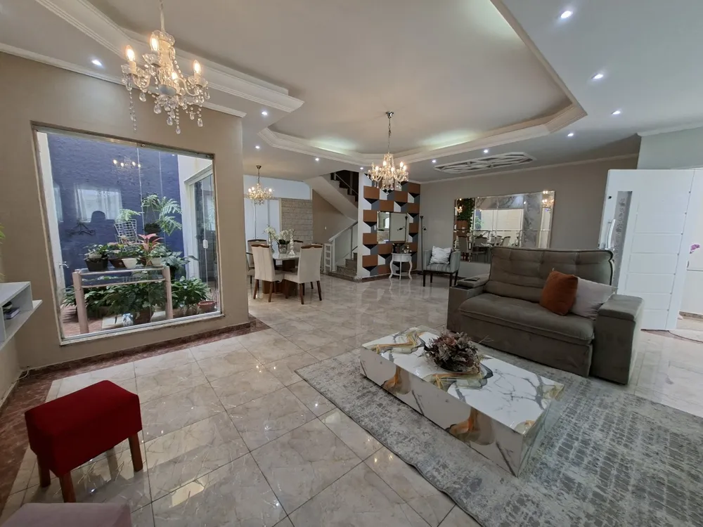 Sobrado, 4 quartos, 370 m² - Foto 1