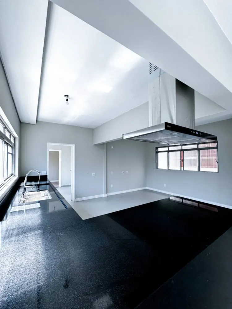 Apartamento, 3 quartos, 219 m² - Foto 1