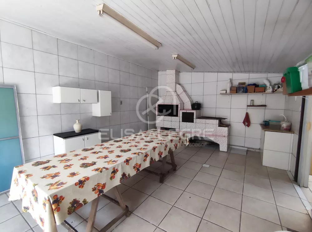 Casa à venda com 2 quartos, 150m² - Foto 6