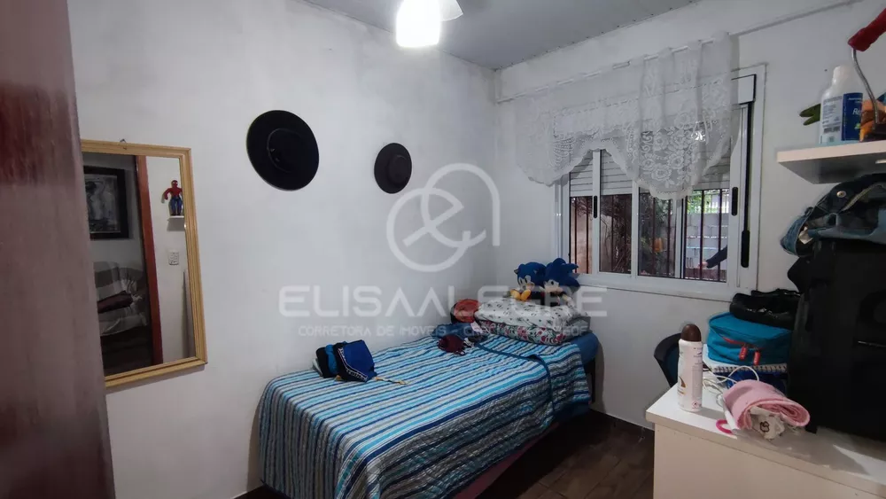 Casa à venda com 2 quartos, 60m² - Foto 4