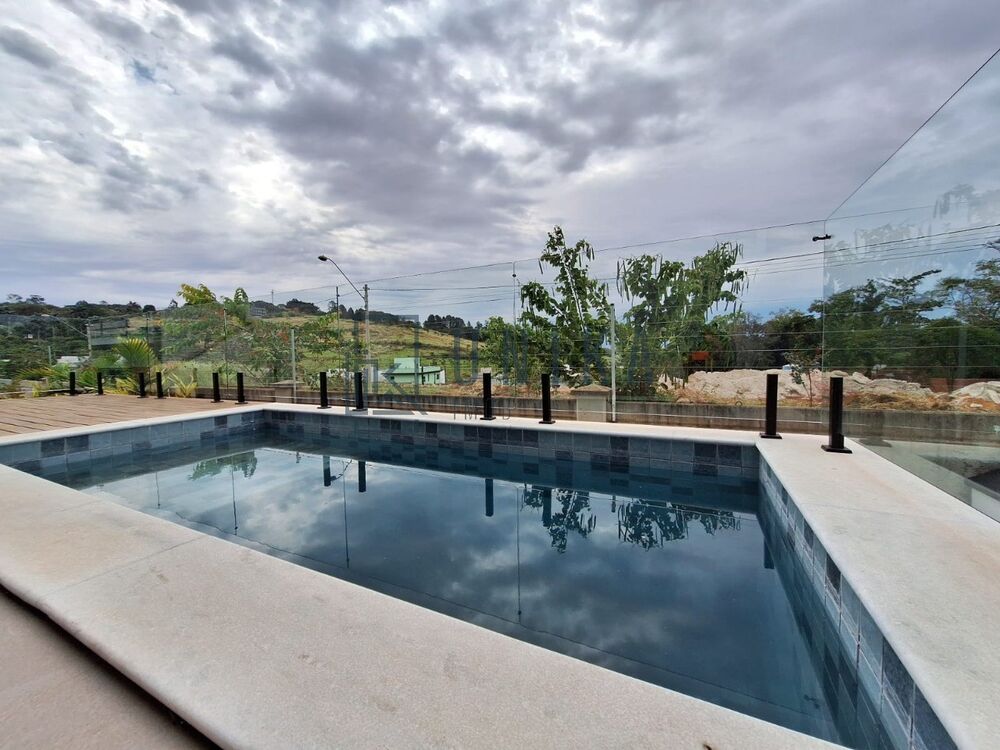 Casa, 4 quartos, 208 m² - Foto 1
