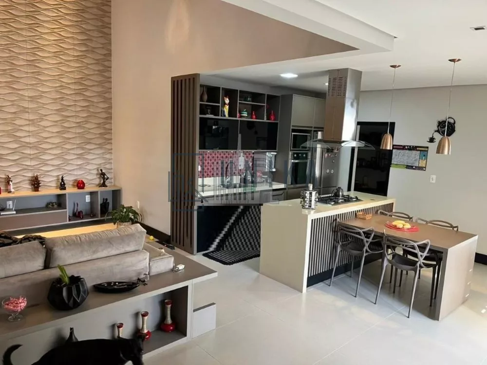 Casa à venda com 3 quartos, 240m² - Foto 3