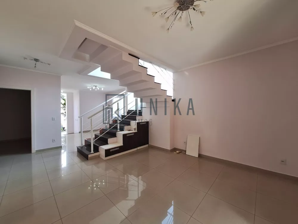 Casa, 4 quartos, 240 m² - Foto 2