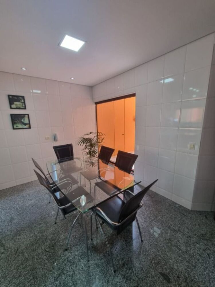Sobrado, 3 quartos, 258 m² - Foto 2