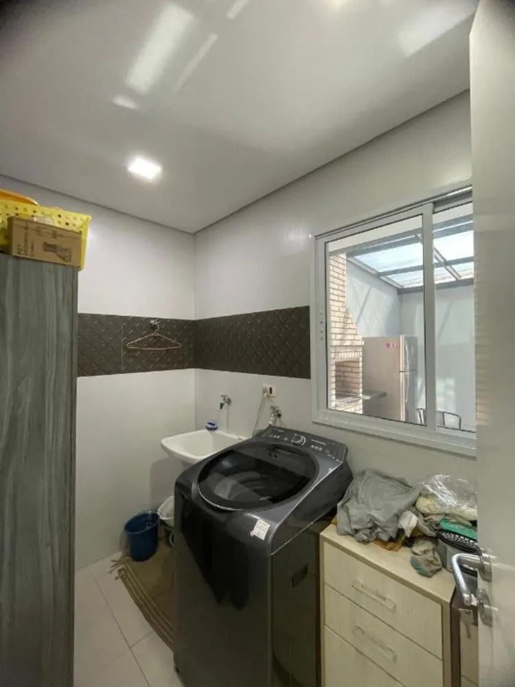 Sobrado, 3 quartos, 223 m² - Foto 1