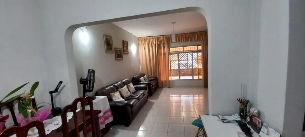 Casa, 3 quartos, 201 m² - Foto 2