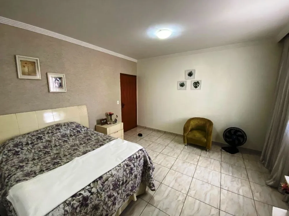 Sobrado, 4 quartos, 249 m² - Foto 1