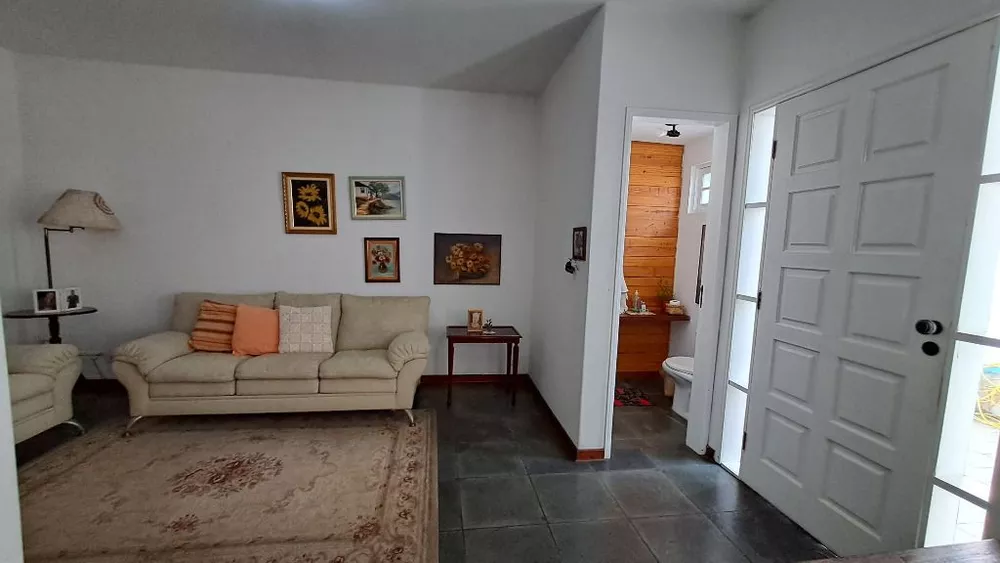 Casa à venda com 3 quartos, 149m² - Foto 1