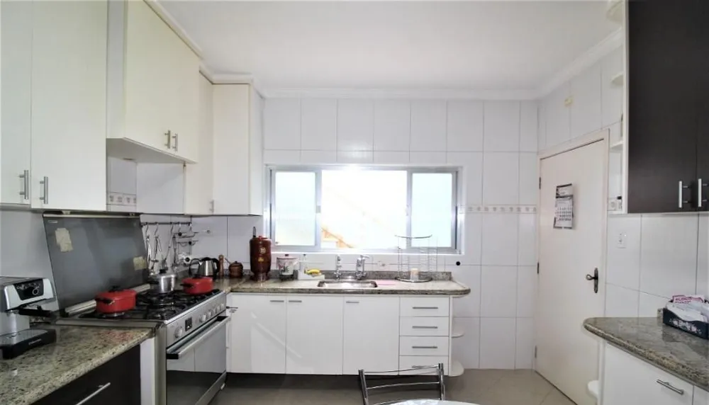 Sobrado, 3 quartos, 320 m² - Foto 1