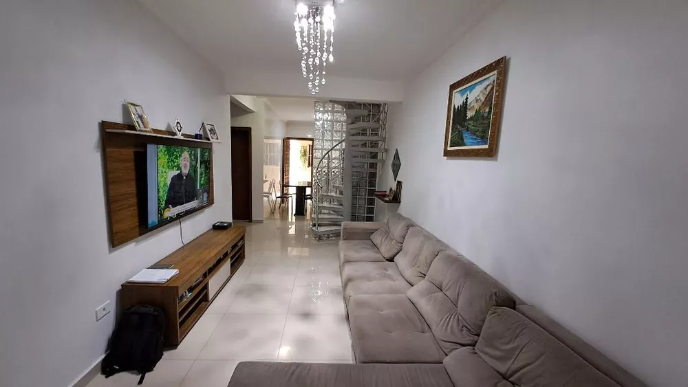 Casa à venda com 4 quartos, 200m² - Foto 3