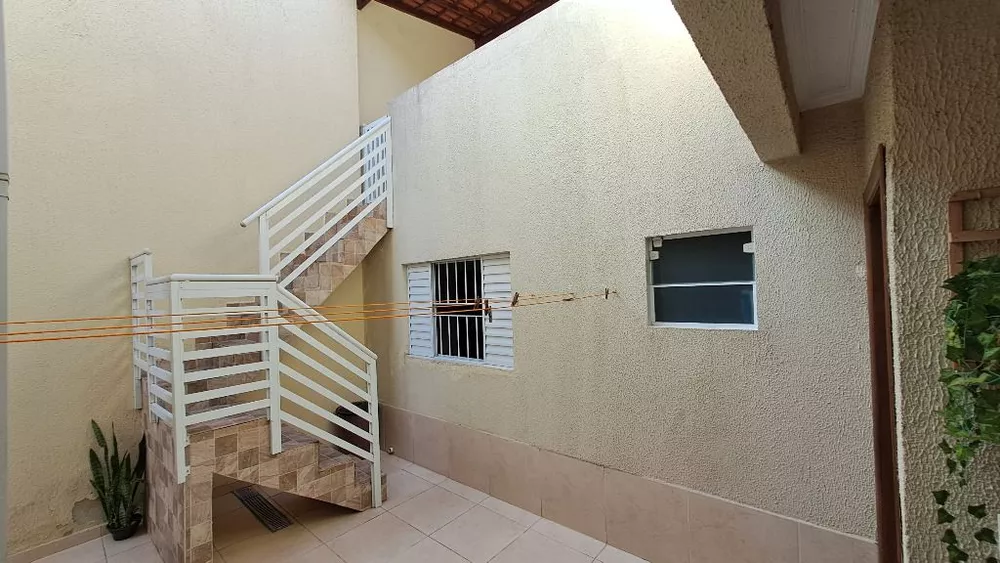 Casa à venda com 4 quartos, 200m² - Foto 12