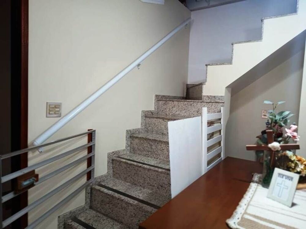 Sobrado, 3 quartos, 304 m² - Foto 2