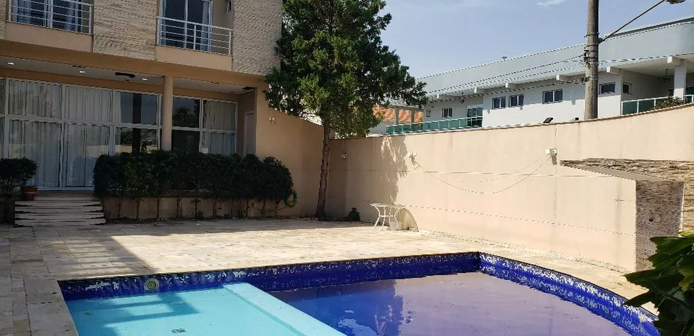 Sobrado à venda com 4 quartos, 701m² - Foto 1