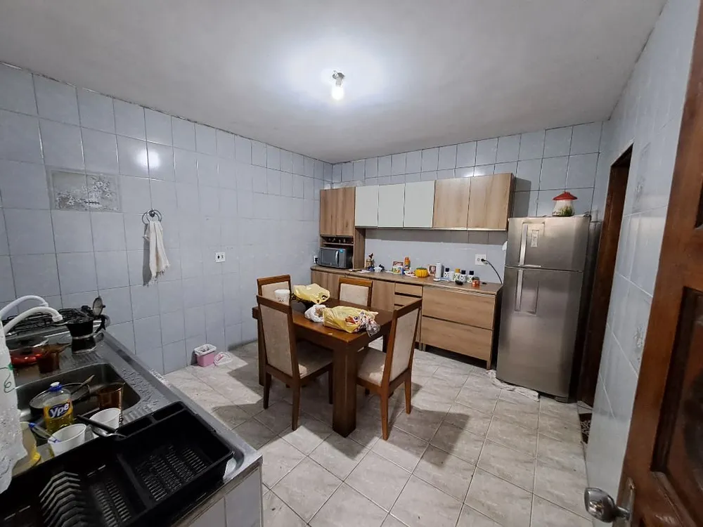 Casa, 3 quartos, 243 m² - Foto 1