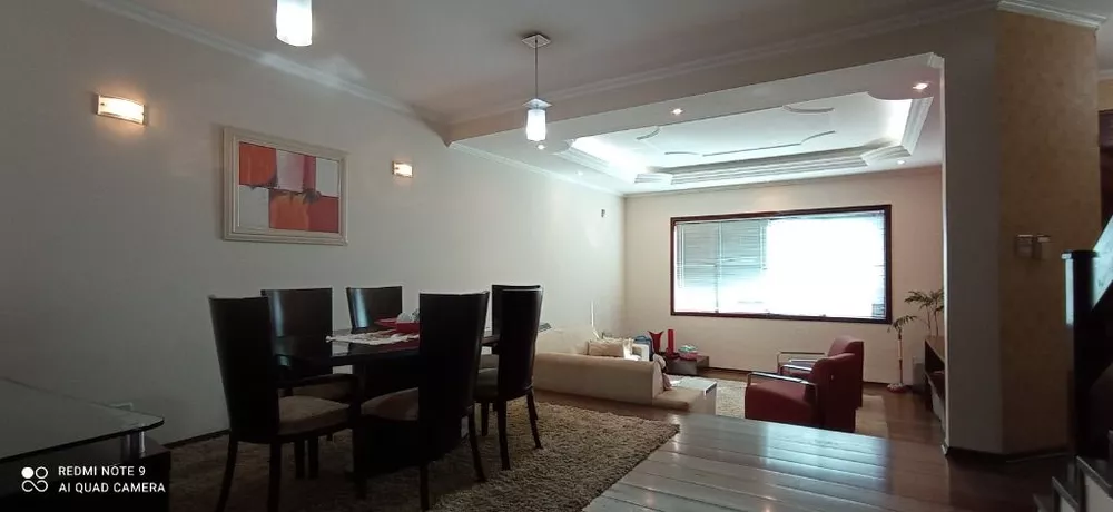 Sobrado à venda com 3 quartos, 300m² - Foto 1