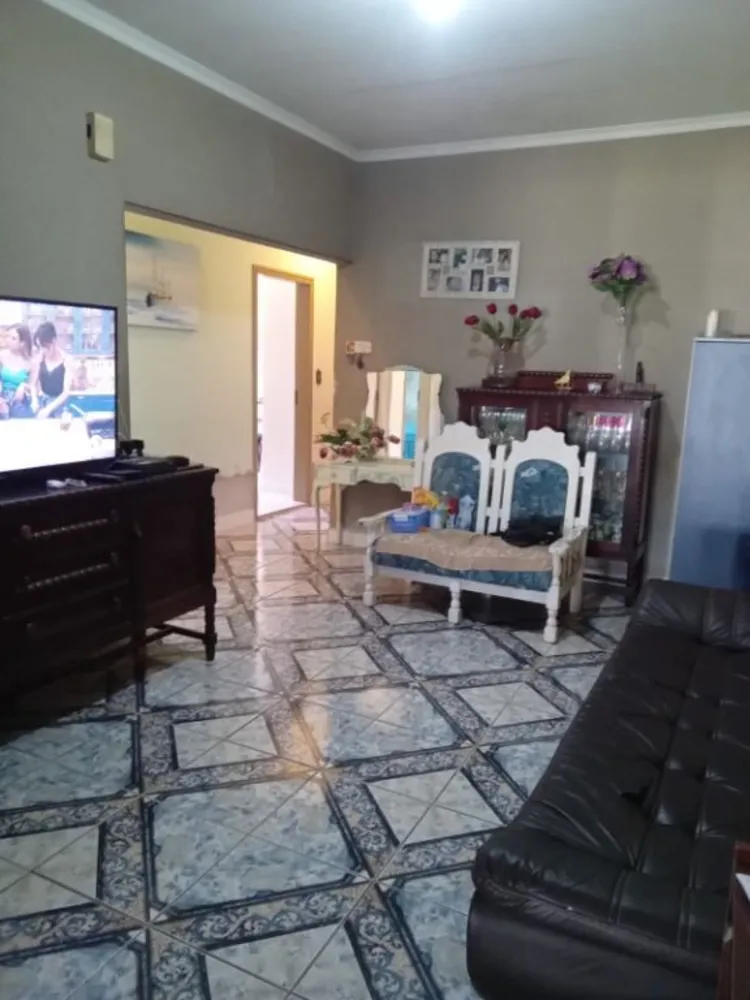 Casa, 3 quartos, 245 m² - Foto 1