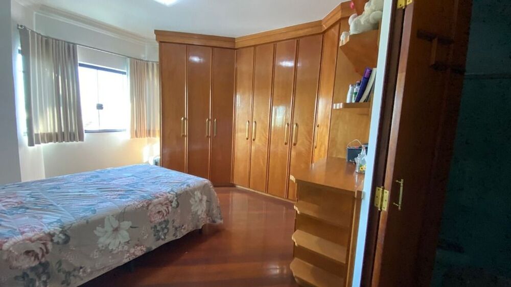 Sobrado, 4 quartos, 505 m² - Foto 1