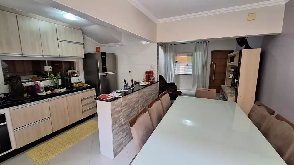 Sobrado à venda com 3 quartos, 210m² - Foto 3