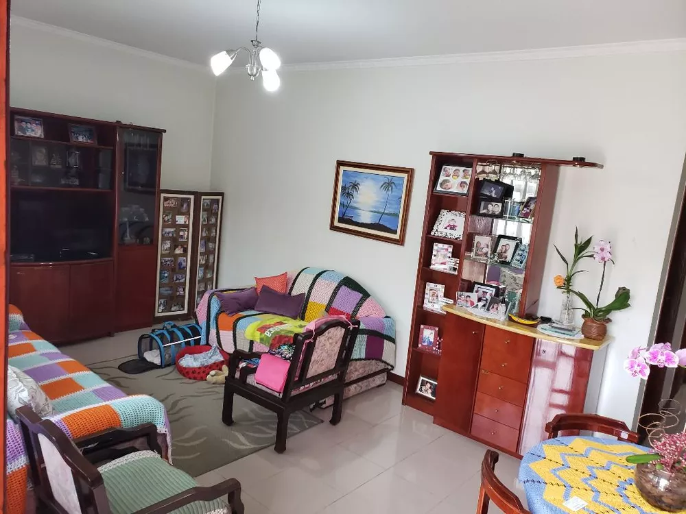 Casa à venda com 3 quartos, 270m² - Foto 3