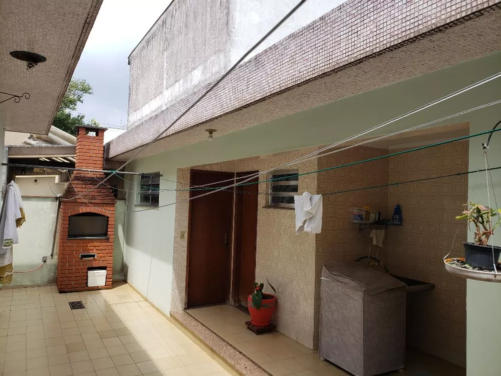 Casa à venda com 3 quartos, 270m² - Foto 1