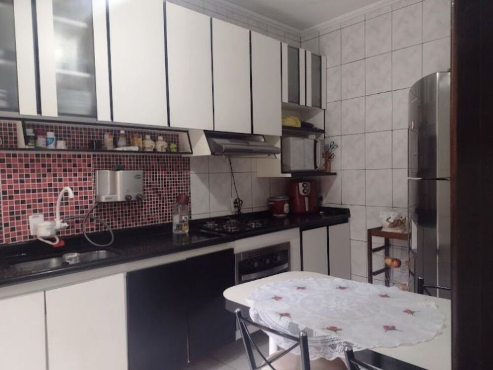 Sobrado à venda e aluguel com 4 quartos, 220m² - Foto 2