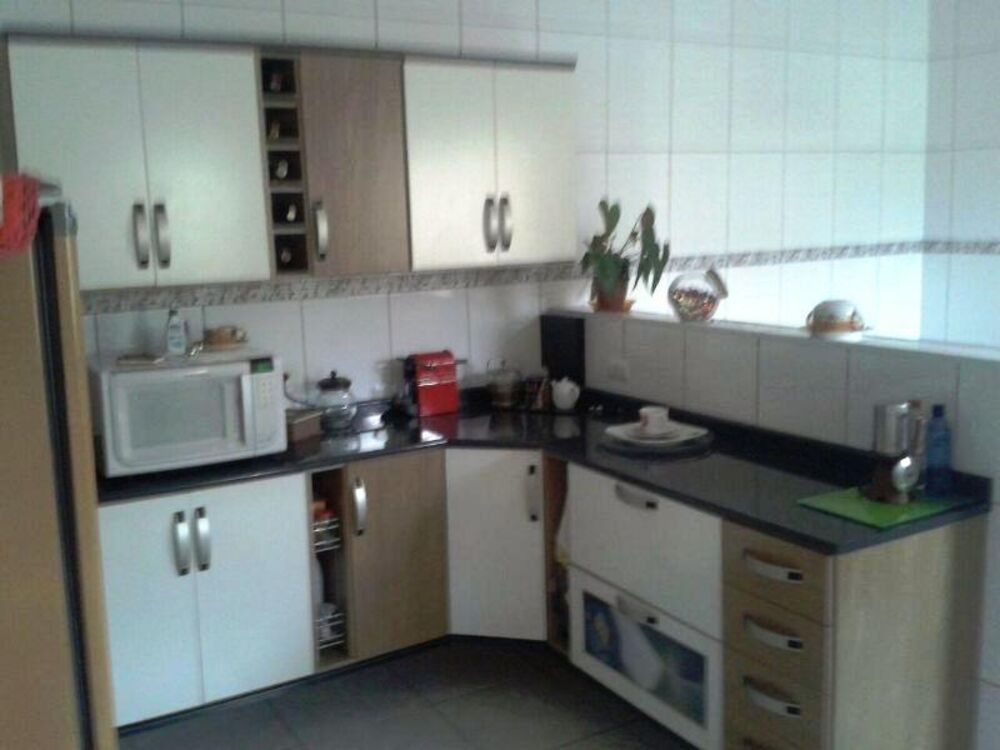 Casa à venda com 3 quartos, 220m² - Foto 1