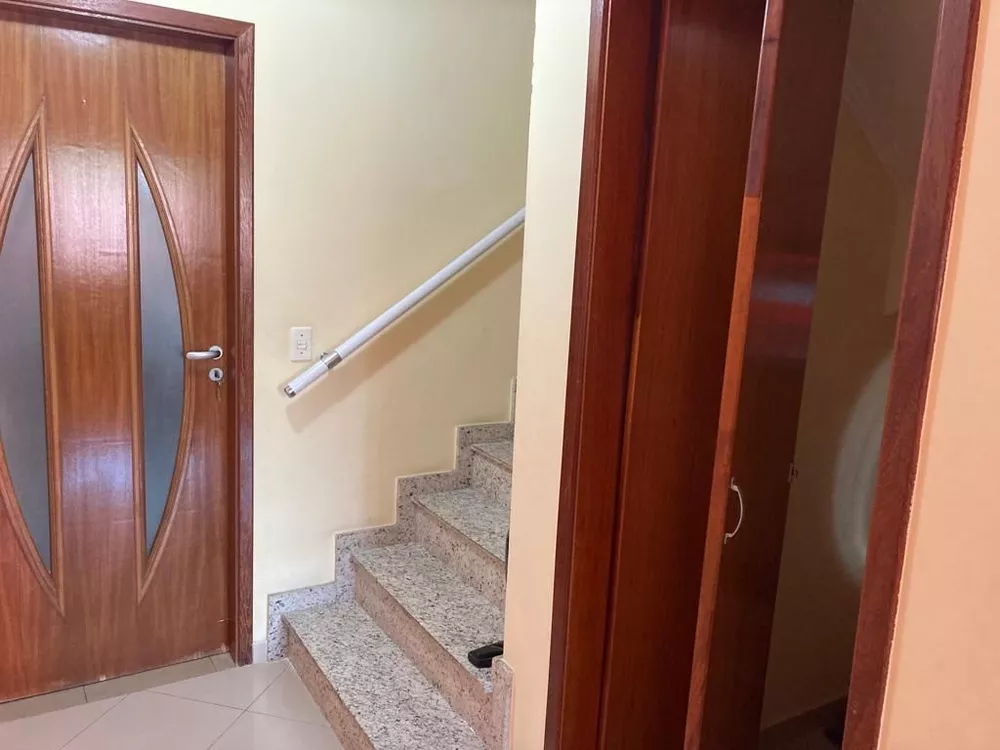 Sobrado à venda com 3 quartos, 168m² - Foto 2