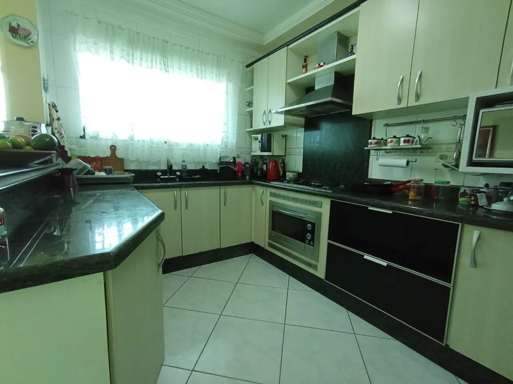 Sobrado, 3 quartos, 241 m² - Foto 2