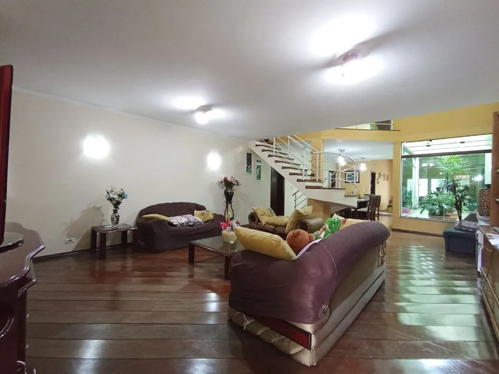 Sobrado, 3 quartos, 357 m² - Foto 1