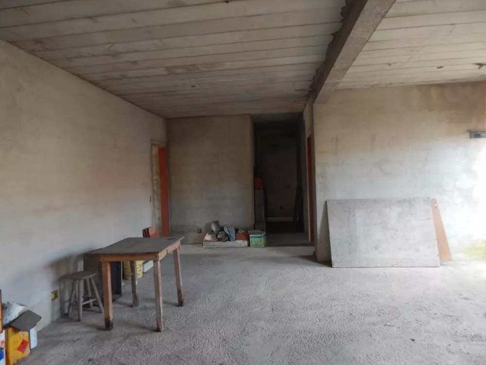 Sobrado à venda com 6 quartos, 600m² - Foto 2