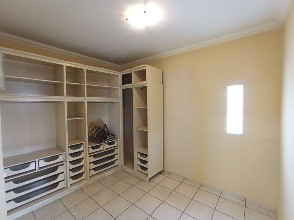Sobrado, 3 quartos, 384 m² - Foto 1