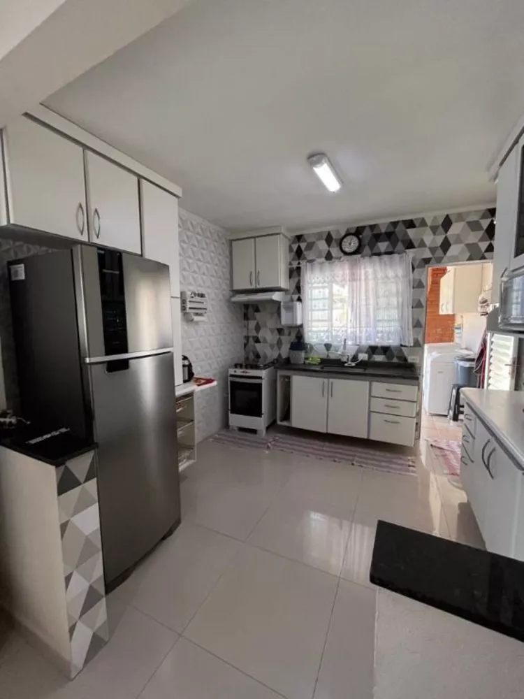 Sobrado à venda com 4 quartos, 200m² - Foto 5