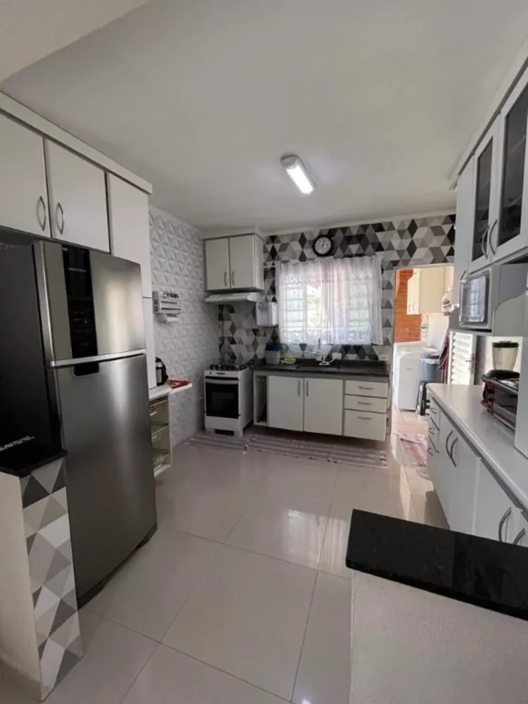 Sobrado à venda com 4 quartos, 200m² - Foto 6