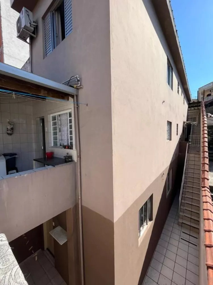 Sobrado à venda com 4 quartos, 200m² - Foto 15