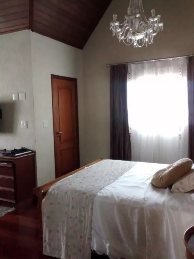 Sobrado, 4 quartos, 518 m² - Foto 1