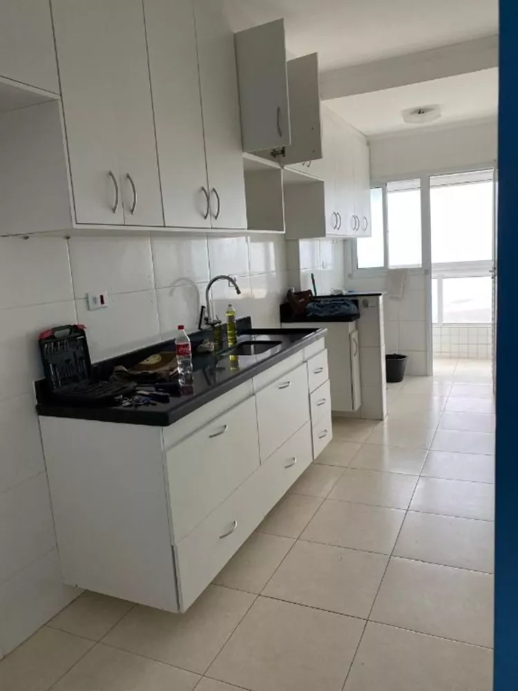 Apartamento à venda com 2 quartos, 67m² - Foto 3