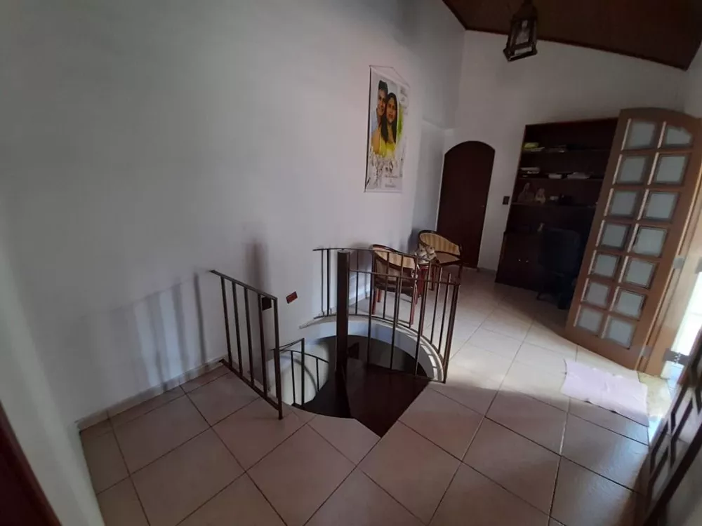 Sobrado à venda com 4 quartos, 209m² - Foto 2