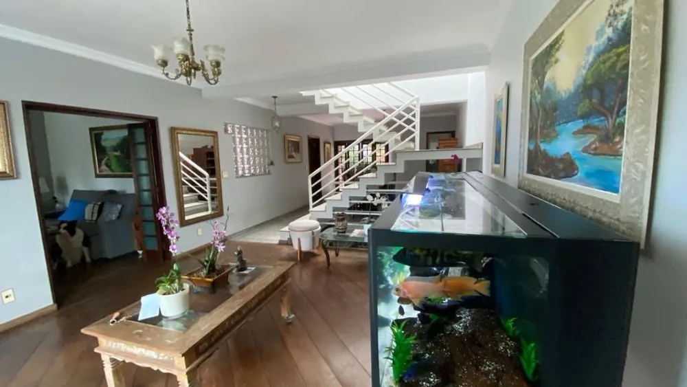 Sobrado, 3 quartos, 267 m² - Foto 1
