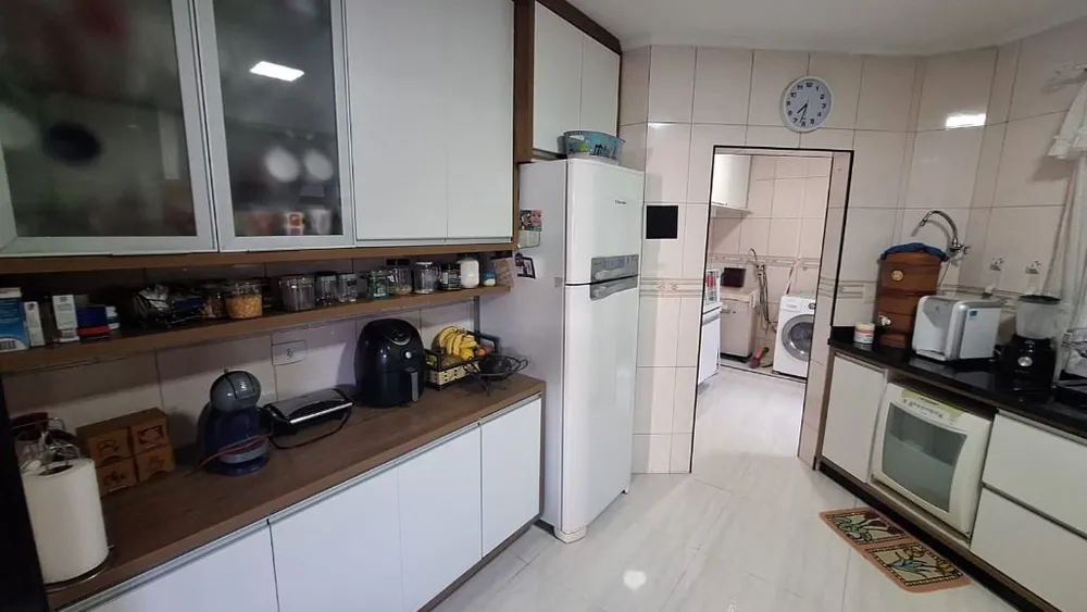 Sobrado, 3 quartos, 256 m² - Foto 2
