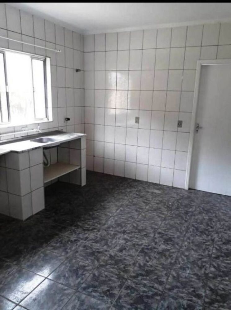 Sobrado à venda com 2 quartos, 195m² - Foto 2