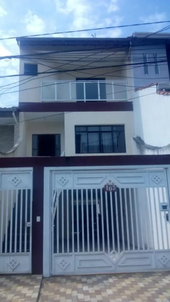 Sobrado à venda com 3 quartos, 202m² - Foto 1